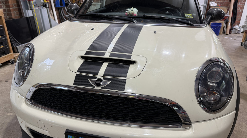 Signs and vehicle wraps gallery image